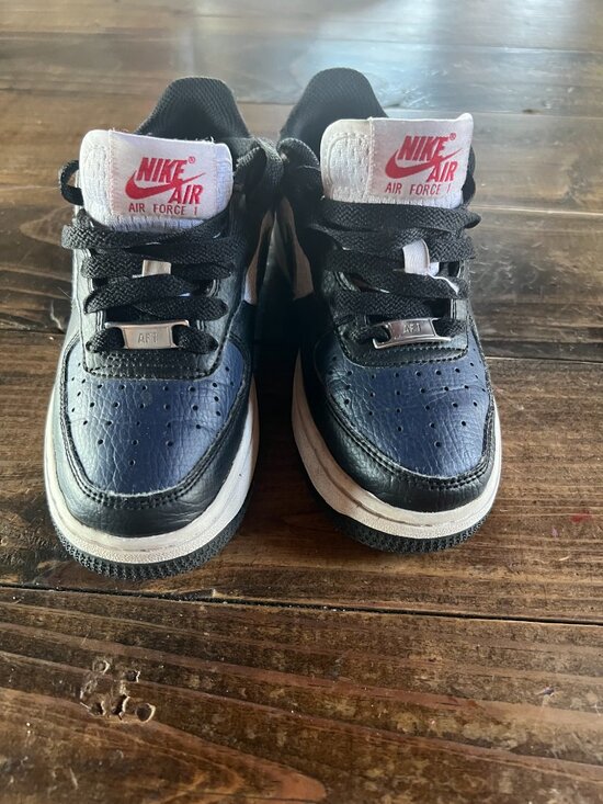 Boys Size 1 Nike Air Force 1 - Picture 2 of 7